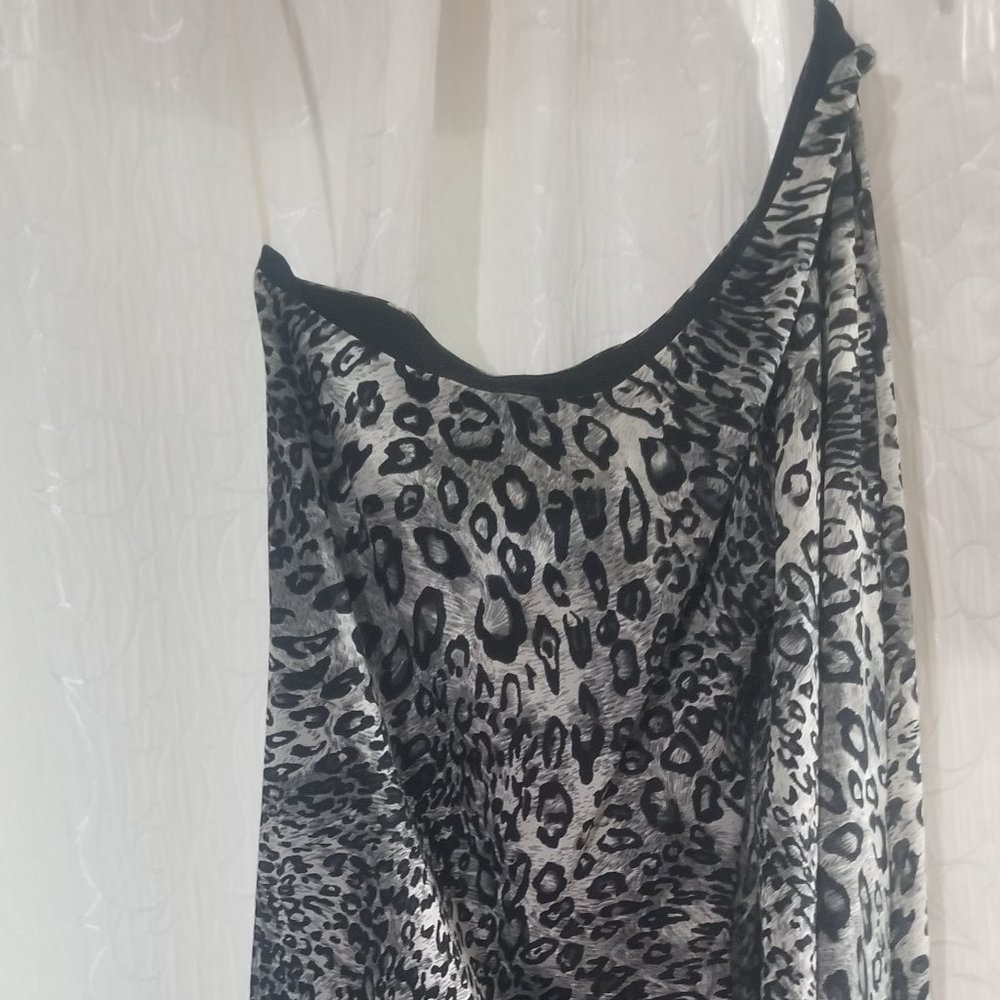 👄3/$25 Sz M 100 Polyester Dress Leopard Print